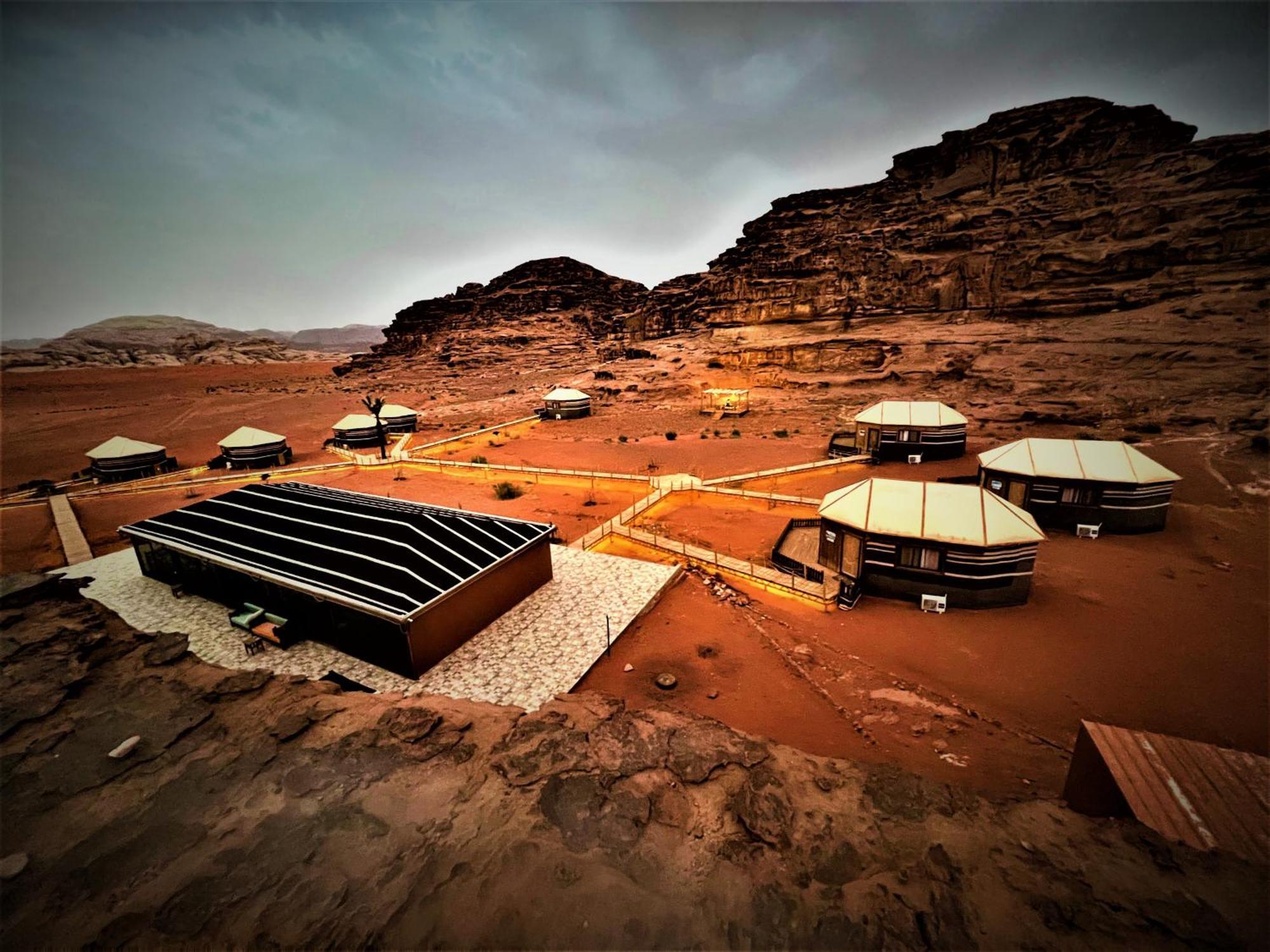 The Villas - Bedouin Boutique Resort Wadi Rum Exterior photo